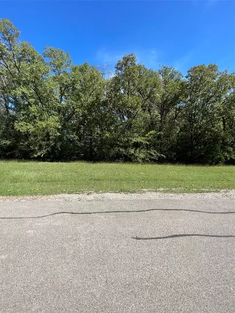 101 Waters Edge Dr, Corsicana, TX 75109