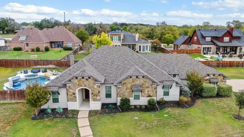 1002 Crown Valley Dr, Weatherford, TX 76087