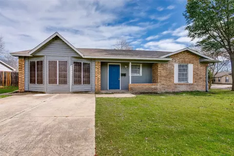 2306 Suffolk Ln, Lancaster, TX 75134