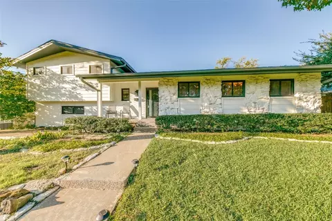 715 Bondstone Dr, Dallas, TX 75218