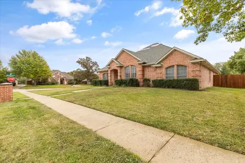 8228 Lost Maple Dr, North Richland Hills, TX 76182