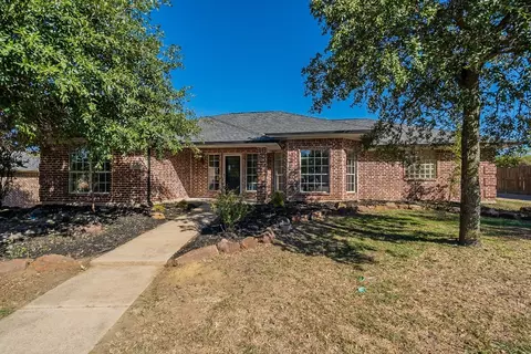 215 Cory Ct, Krum, TX 76249