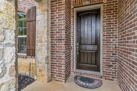 6718 Capistrano St, Irving, TX 75039 photo 4