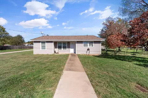 401 E Davis Ave, Alvarado, TX 76009
