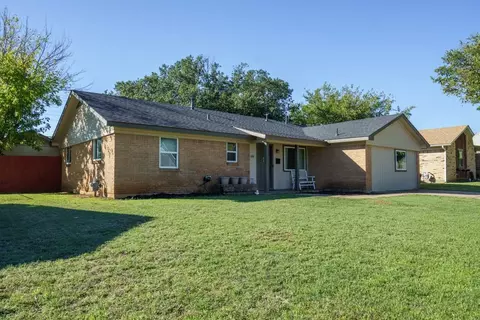 528 E Mission St, Crowley, TX 76036