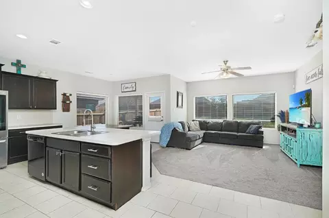 5120 Mountain View Dr, Krum, TX 76249