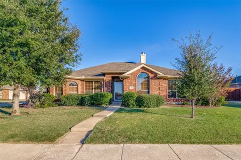 301 Roy Rogers Ln, Murphy, TX 75094