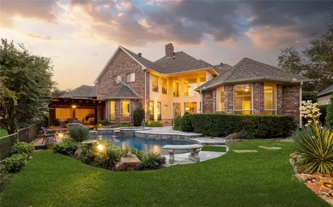 5612 Walnut Springs Ct, Dallas, TX 75252