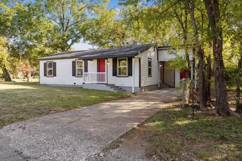 1530 W Bond St, Denison, TX 75020