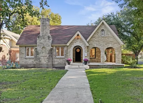 702 Ridgeway St, Dallas, TX 75214