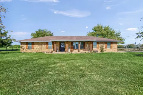13828 NW State Highway 11, Whitewright, TX 75491