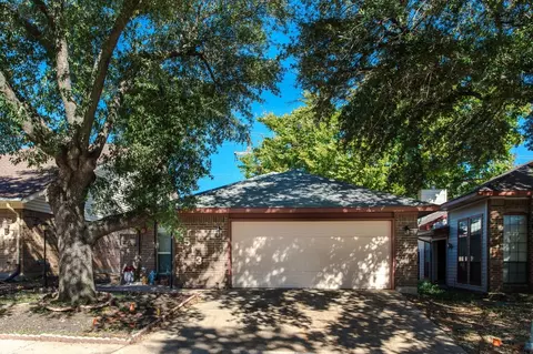2513 Nova Dr, Garland, TX 75044