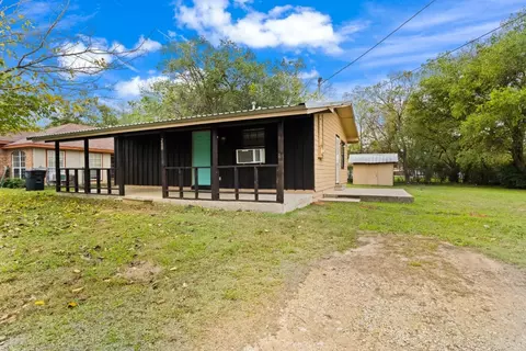 200 Lipscomb St, Cleburne, TX 76031 photo 3