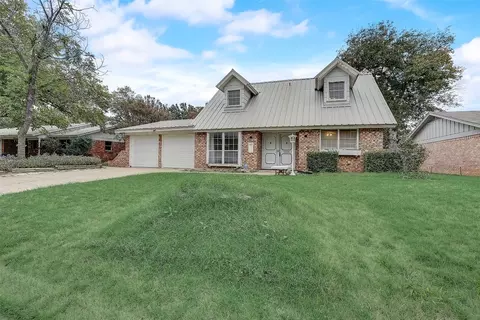 5404 Topper Dr, North Richland Hills, TX 76180
