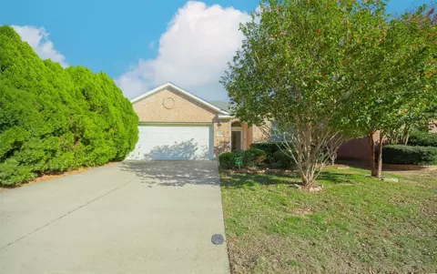 7441 Rock Garden Trl, Fort Worth, TX 76123