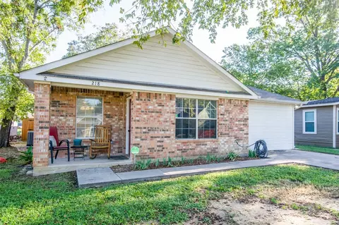 218 Pecan St, Waxahachie, TX 75165