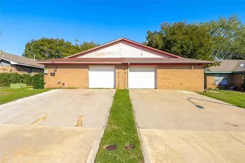 400 Gardenview St, Denton, TX 76207