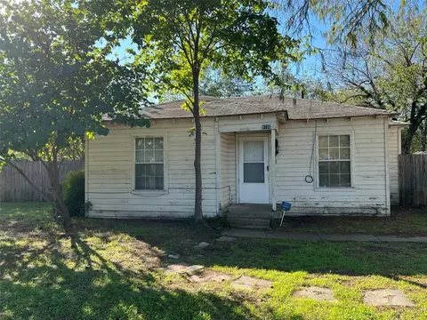 9730 Chateau Dr, Dallas, TX 75217