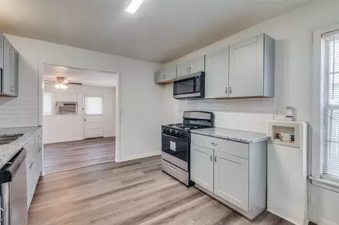 5008 Royal Dr, Fort Worth, TX 76116
