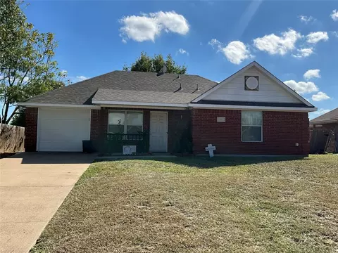 618 Oliver Ln, Waxahachie, TX 75165