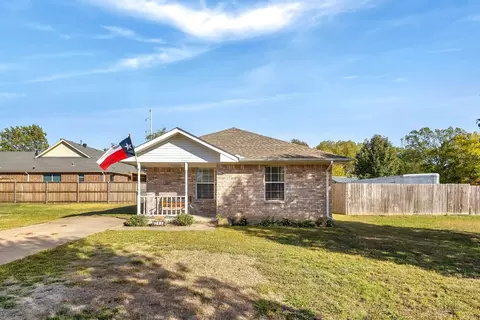 916 N Houston St, Royse City, TX 75189