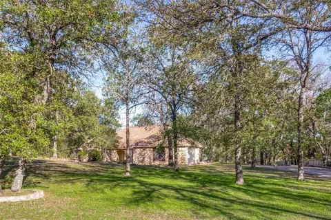 121 Cottonwood Ct, Hudson Oaks, TX 76087