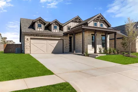 1752 River Bend Rd, Burleson, TX 76028