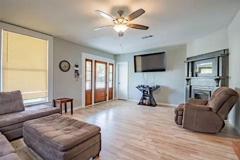 608 E Marrion St, Itasca, TX 76055 photo 4