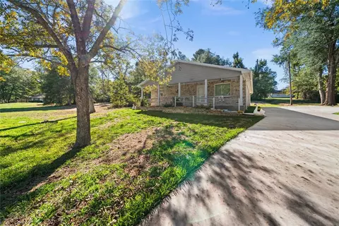 501 W Henderson St, Overton, TX 75684