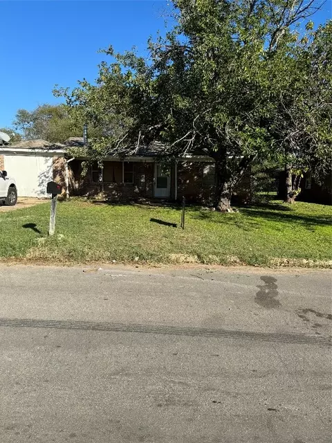 3912 Caddo Trl, Lake Worth, TX 76135