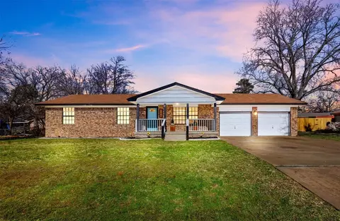 106 Cottonwood St, Joshua, TX 76058