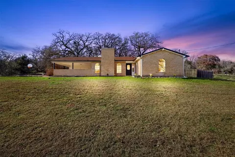 1113 Willow Creek Dr, Burleson, TX 76028