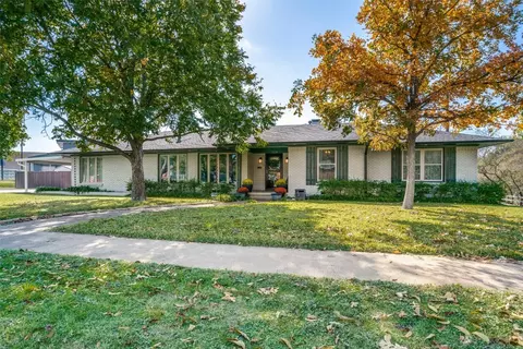 2134 Highwood Dr, Dallas, TX 75228