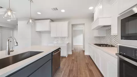Kitchen - 1611 Crestfallen Dr, Forney, TX 75126 photo 2 of 3
