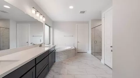 Bath - 1611 Crestfallen Dr, Forney, TX 75126 photo 1 of 2