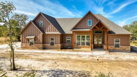 1037 Churchill Ln, Millsap, TX 76066