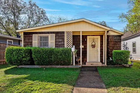 104 W Heron St, Denison, TX 75020