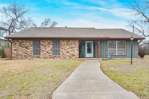 1406 Walnut St, Greenville, TX 75401
