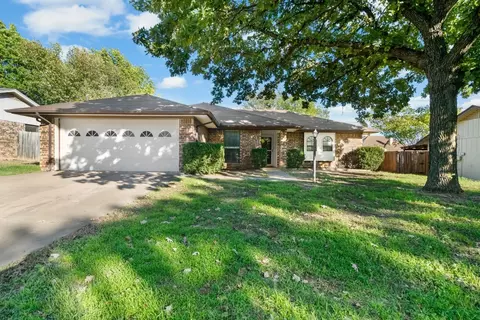 305 Cherry St, Weatherford, TX 76086