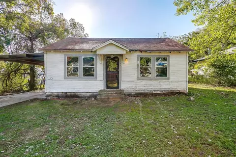 1230 W Swan St, Stephenville, TX 76401