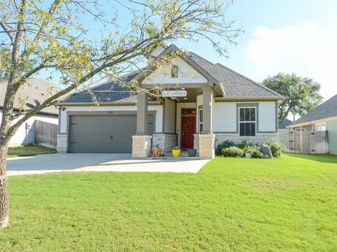 711 W Kimball St, Mansfield, TX 76063
