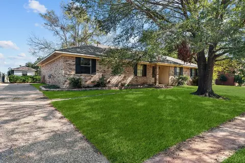 5505 Bayou Dr, Bossier City, LA 71112