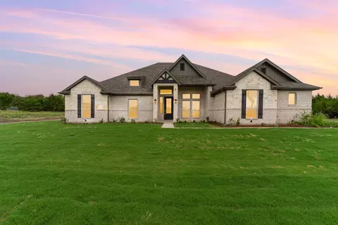 7011 Champion Rd, Midlothian, TX 76065