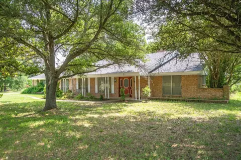 2328 Country Club Dr, Canton, TX 75103