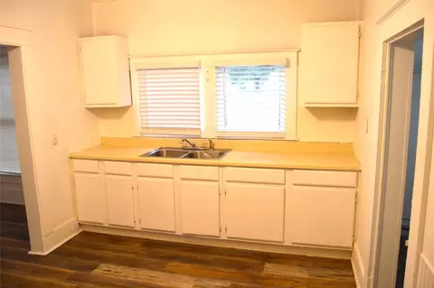 105 E College St, Terrell, TX 75160 photo 9