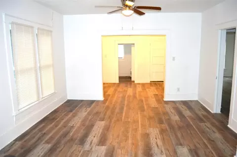 105 E College St, Terrell, TX 75160 photo 6