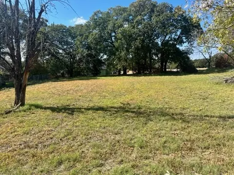 000 Vickie Dr, Azle, TX 76020