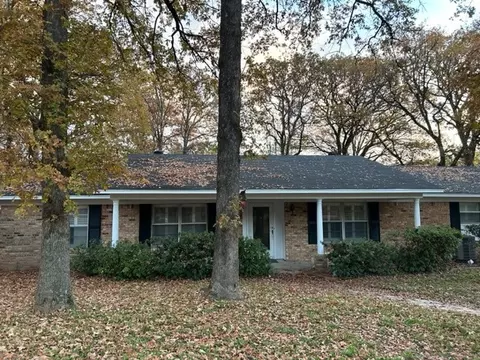 3238 Pine Haven Rd, Tyler, TX 75702