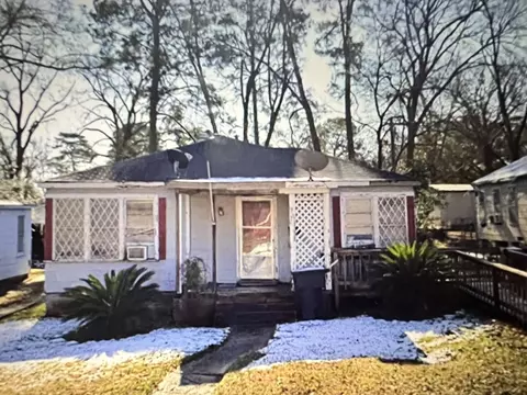 937 Evangeline Pl, Shreveport, LA 71106