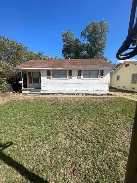 1322 Wayne St, Haltom City, TX 76117